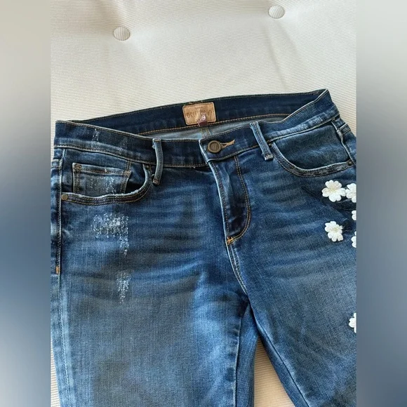 DRIFTWOOD Marilyn Blue Jeans with White Floral Embroidery - Picture 3 of 6